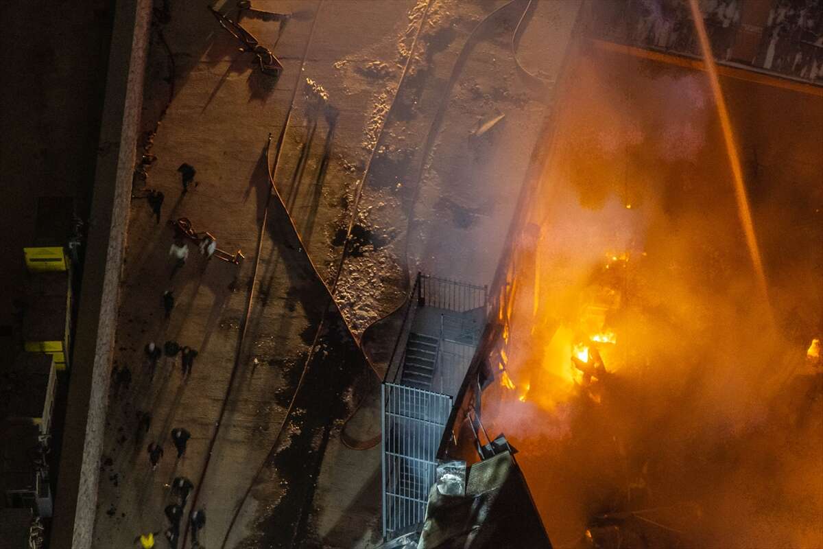 OSB’deki fabrikada çıkan yangın 5 saatte söndürüldü 16